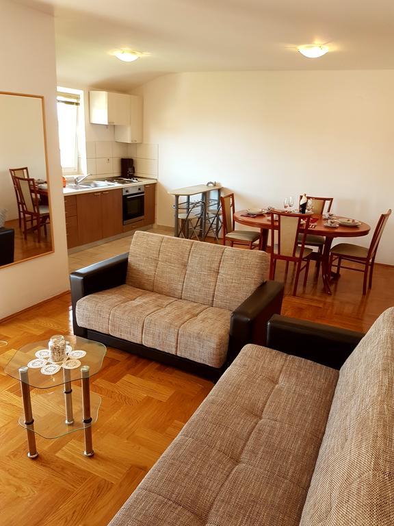 Dunja Apartament *